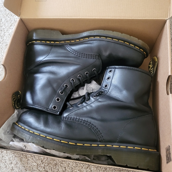 Dr martens black boots size 9